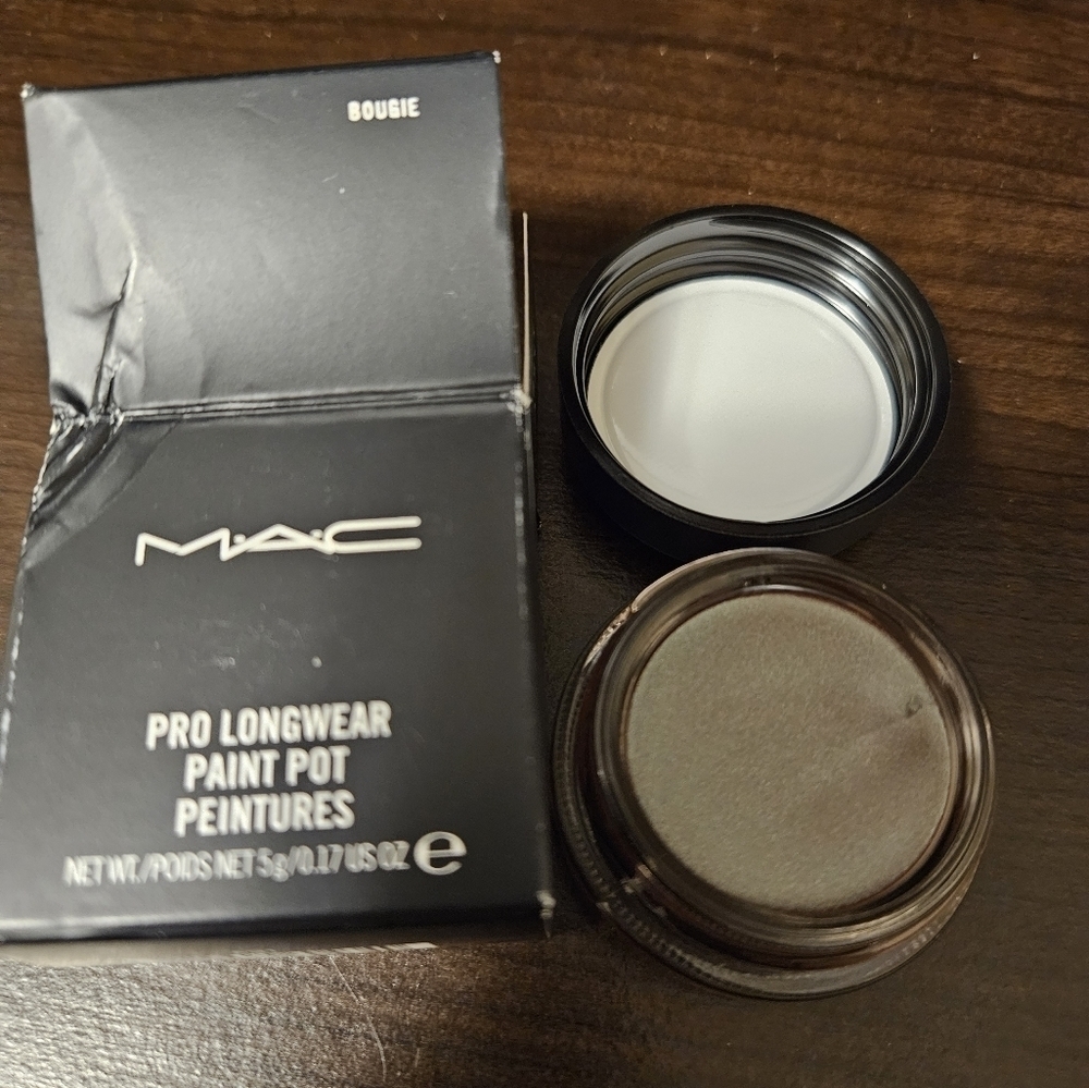 MAC PRO LONGWEAR PAINT POT in Bougie (NIB)
